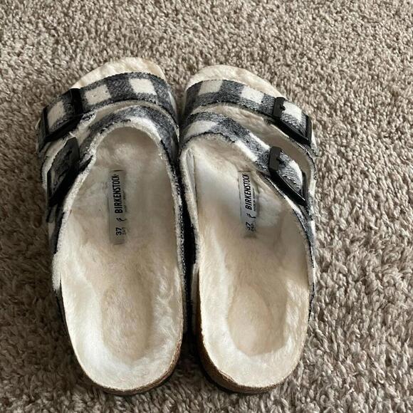 Birkenstock Arizona Black and white Plaid Shearling Lined Sandals size 37